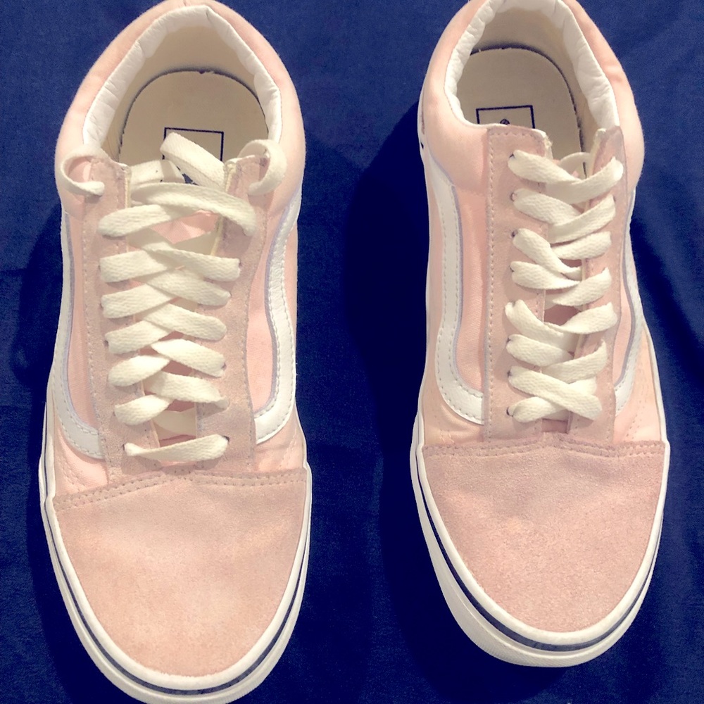 Women’s Pink Vans Tennis Shoe, Size 8.5.